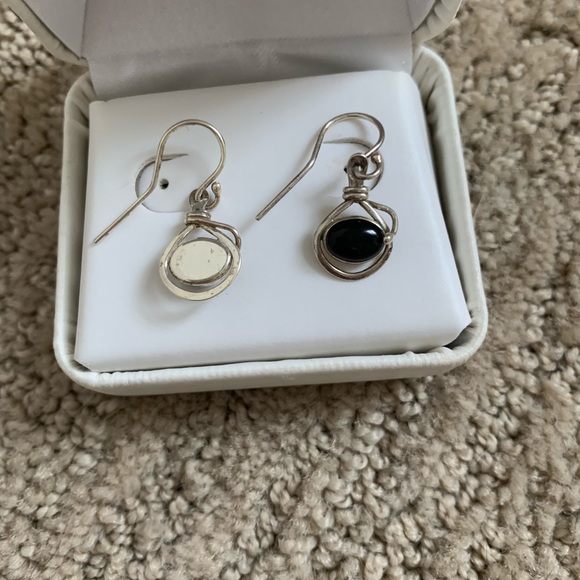 Sterling silver black onyx earrings - Picture 2 of 2